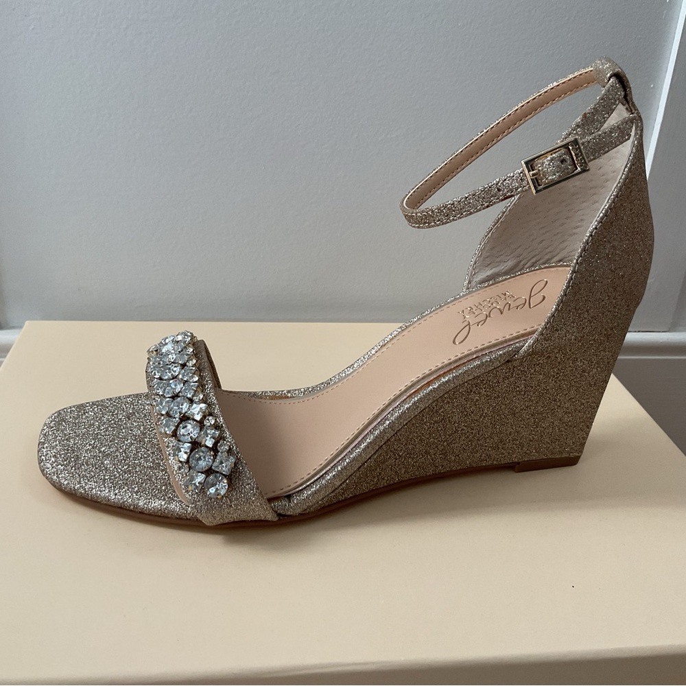 Jewel Badgley Mischka Glittering Gold Wedges